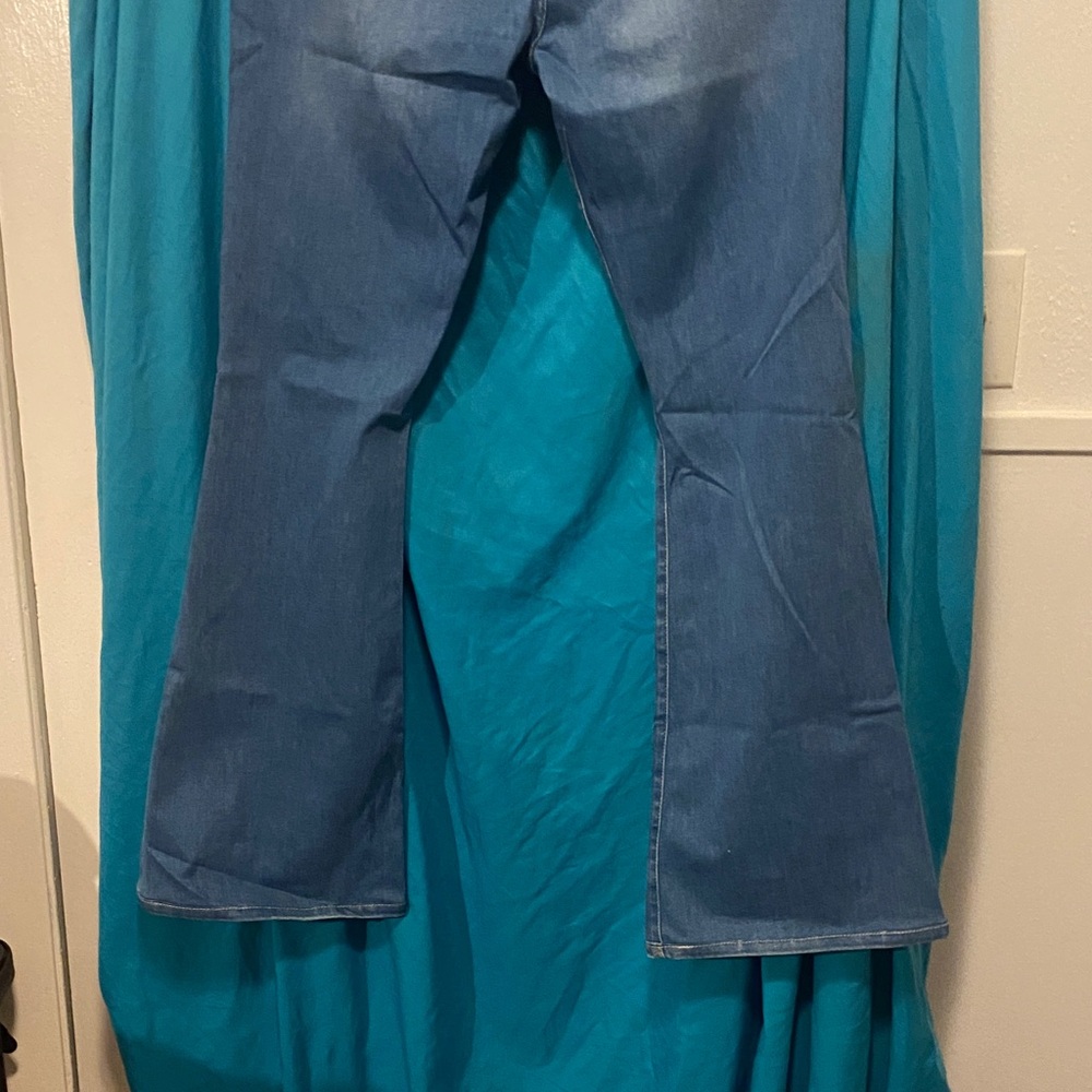 7 For All Mankind Light Blue Flare Jeans - Picture 5 of 6